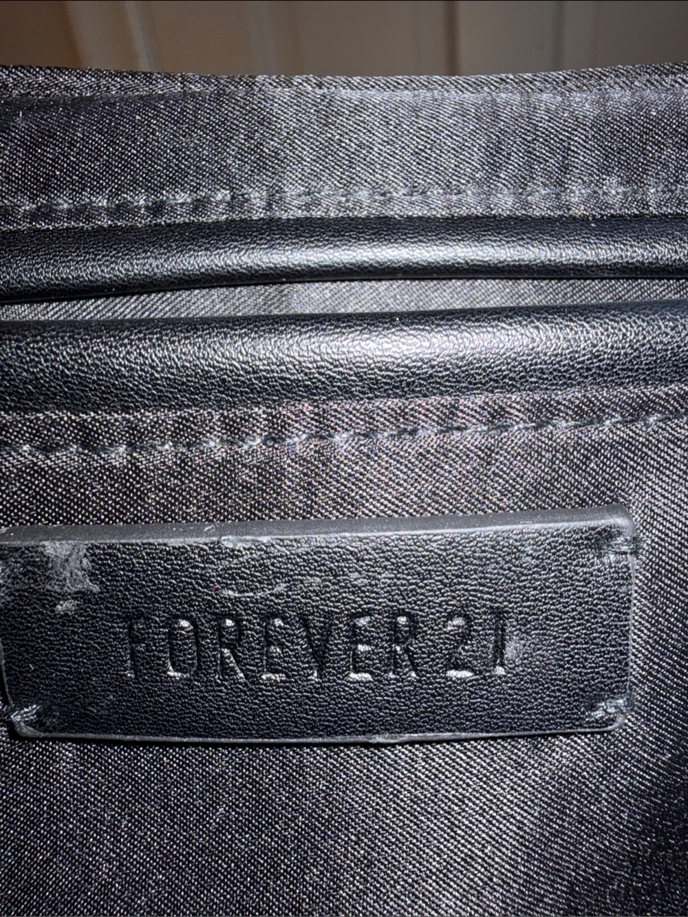 Forever 21 Black Faux-Leather Crossbody Vanity Bag with Gold Hardware - Picture 7 of 12